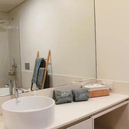 Apartment Beachside 2 Bd | Balcony | Ac *